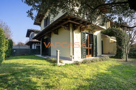 Foto Villa bifamiliare in VIA GIANANDREA GAVAZZENI, Romano di Lombardia