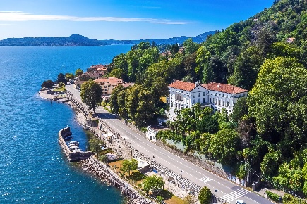 Foto Villa unifamiliare a Belgirate in vendita