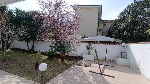 Foto Villa unifamiliare in VIA CAPOLINO, Minturno di 120 m² con 5 locali