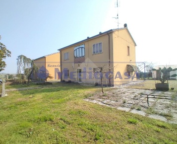 Foto Casa indipendente in Via Luigi Antonio Ghirardini, Pincara di 256 m²