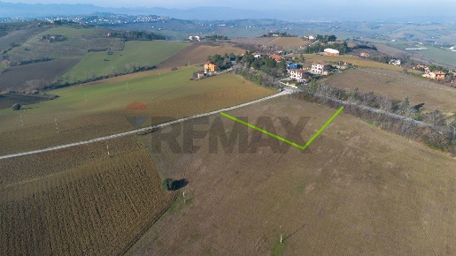 Foto Terreno residenziale a Polverigi di 1600 m² in vendita