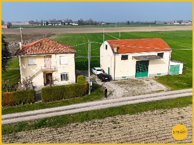 Foto Casa indipendente in Via Castello 1/2, Argenta di 185 m² con 8 locali