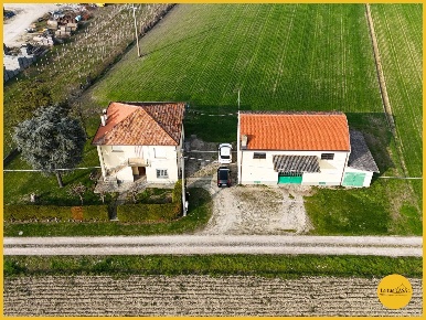 Foto Casa indipendente in Via Castello 1/2, Argenta di 185 m² con 8 locali