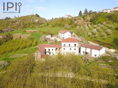Foto Rustico in Reg. Varianda 9, Montechiaro d'Acqui di 1100 m² in vendita