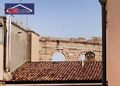 Foto Appartamento in via san Nicolo' 3, Verona Centro Storico di 215 m²