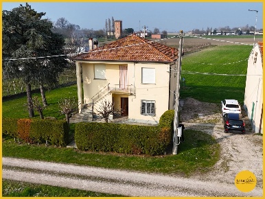 Foto Villa a schiera in Via Castello 1/2, Argenta di 80 m² con 3 locali