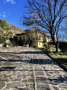 Foto Villa unifamiliare in Via Felice Vannucci 3, Fossato di Vico di 434 m²