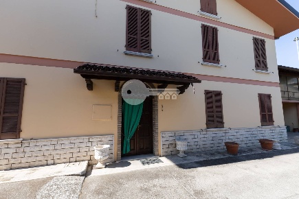 Foto Casa indipendente in via Monte Grappa, Gambara Centro di 270 m²