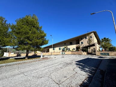 Foto Villa unifamiliare in via Luigi Einaudi, Grottazzolina di 750 m²