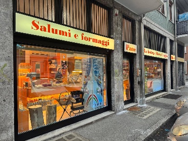 Foto Attività commerciale a Novate Milanese di 70 m² con 1 locali