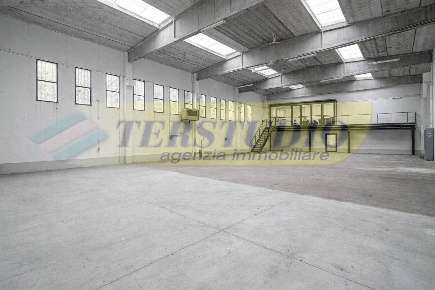 Foto Capannone industriale in via Berlino snc, Verdellino Centro di 630 m²