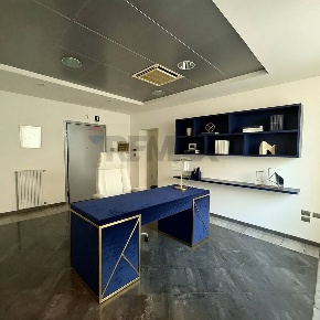 Foto Ufficio in via veratti 3, Varese Centro di 159 m² con 6 locali