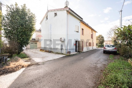 Foto Case semi ndipendenti in via Bellaria 4, Castelnovo di Sotto Meletole