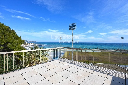 Foto Appartamento in Via Privata al Sole, Sanremo Foce - Semeria di 93 m²