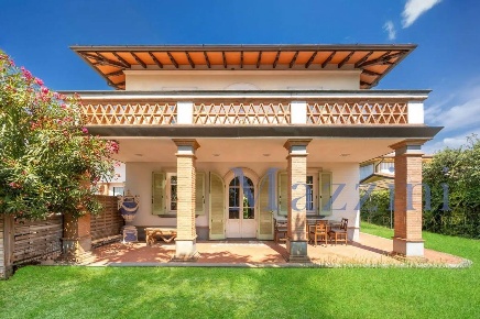 Foto Case semi ndipendenti in via carlo del prete, Forte dei Marmi Centro