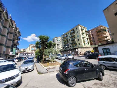 Foto Locale commerciale in Via Consalvo 99/H, Napoli Fuorigrotta di 250 m²