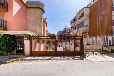 Foto Locale commerciale in Via Conceria 88, Palermo Cruillas di 541 m²