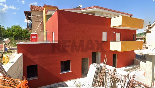 Foto Appartamento in Via Marano 139, Ceccano Centro di 588 m² con 10 locali