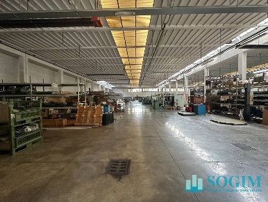 Foto Capannone industriale in Via Campestre 47, Bresso di 3700 m²