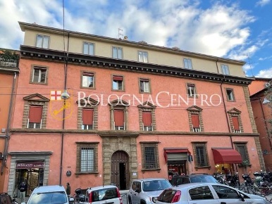 Foto Negozio in Piazza Galileo, Bologna Centro Storico di 85 m² in affitto