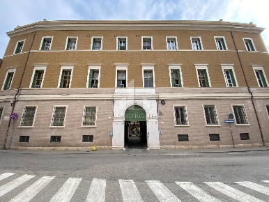 Foto Locale commerciale in Via Borgo Dei Leoni, Ferrara Santo Spirito