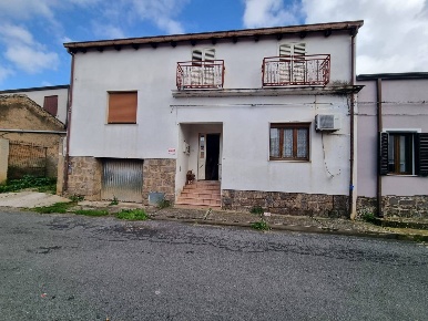 Foto Casa indipendente in Via Grazia Deledda, Santadi Centro di 140 m²