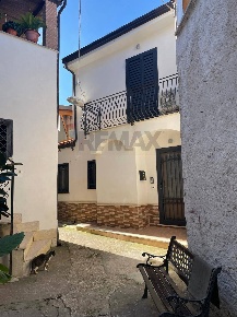 Foto Appartamento in Via Al Convento 12, Carinola Casanova di 105 m²