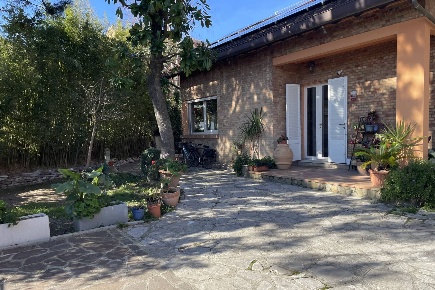 Foto Villa unifamiliare in Viale Venezia sn, Pesaro Porto di 350 m²