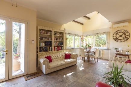 Foto Villa unifamiliare in Viale Venezia sn, Pesaro Porto di 350 m²