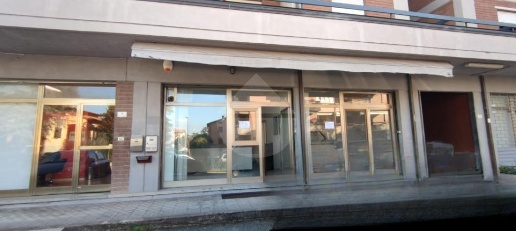 Foto Ufficio in VIA ALCIDE DE GASPERI, Bastia Umbra Bastia di 81 m²
