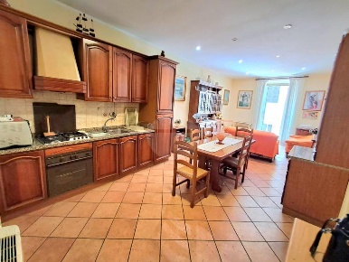 Foto Appartamento in piazza principe umberto, Ronciglione di 127 m²