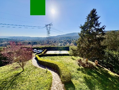 Foto Casale a Volterra di 200 m² con 8 locali in vendita