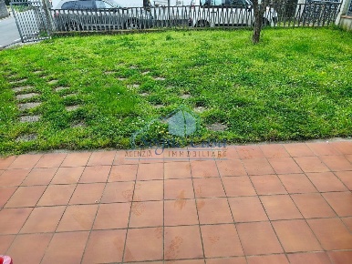 Foto Case semi ndipendenti a Castelnuovo Magra Centro di 200 m² in vendita