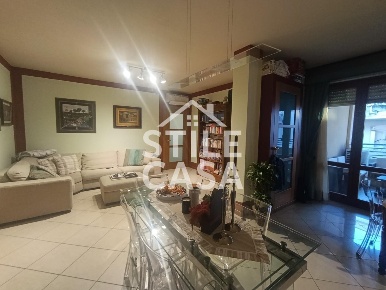 Foto Appartamento a Montecatini-Terme di 110 m² con 4 locali in vendita