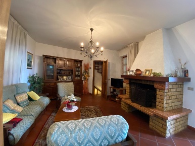 Foto Villa bifamiliare a Carmignano Centro di 165 m² con 5 locali