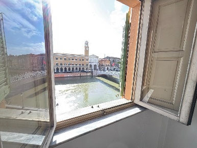 Foto Appartamento a Pisa San Francesco di 120 m² con 5 locali in vendita