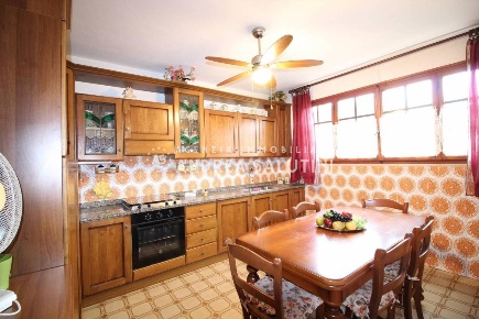 Foto Villa unifamiliare a Buti Cascine La Croce di 310 m² con 10 locali