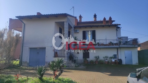 Foto Appartamento a Torrita di Siena di 170 m² con 5 locali in vendita