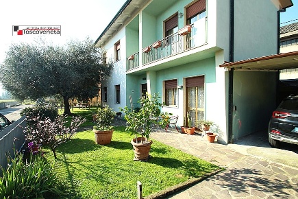 Foto Casa indipendente a Capannori Lammari - Lunata di 150 m² con 6 locali