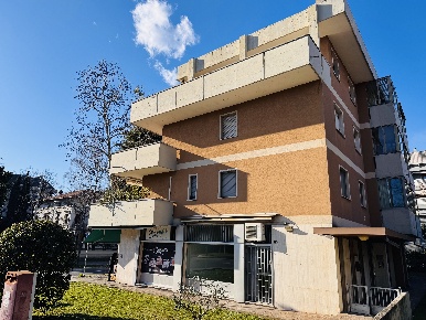 Foto Negozio in venezia 165 udine, Udine Viale Venezia - Cormor di 72 m²
