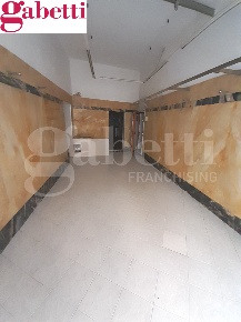 Foto Negozio a Poggibonsi Staggia di 73 m² con 4 locali in vendita