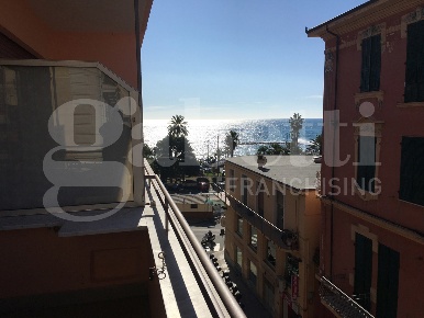 Foto Appartamento in Via Carli 23, Sanremo Porto Vecchio di 54 m²