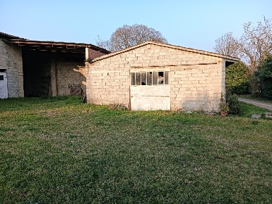 Foto Rustico in Strada Sale 29, Monzambano di 500 m² con 5 locali