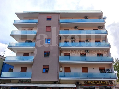 Foto Box in Via delle Milizie 5, Venafro Centro di 47 m² con 1 locali