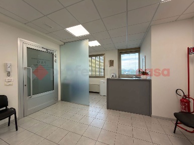 Foto Ufficio a Arezzo Pescaiola di 193 m² con 1 locali in affitto