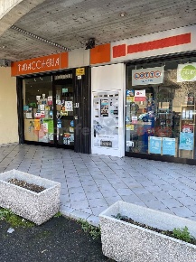 Foto Negozio in DELLE UBIERE, Osio Sotto di 103 m² con 1 locali in vendita