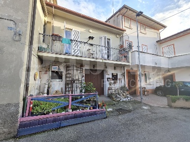 Foto Appartamento in Vicolo CAMPO DELLA FIERA 1, Assisi di 75 m² in vendita