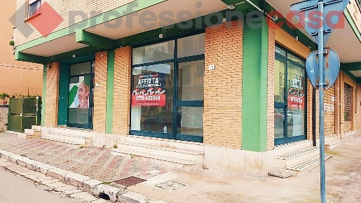 Foto Negozio in Via verdi 0, Piedimonte San Germano Centro di 55 m²