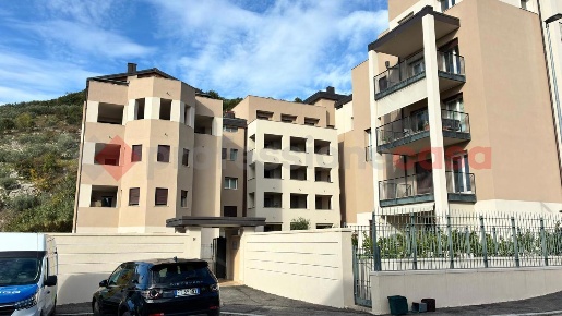Foto Appartamento in Via Selva 18, Verona Quinzano di 130 m² con 5 locali