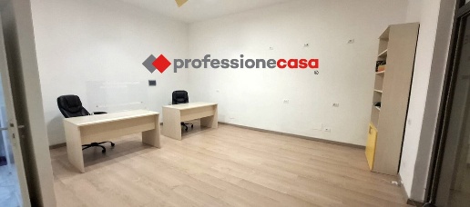 Foto Negozio a Pomezia Castagnetta - Santa Procula di 35 m² con 1 locali